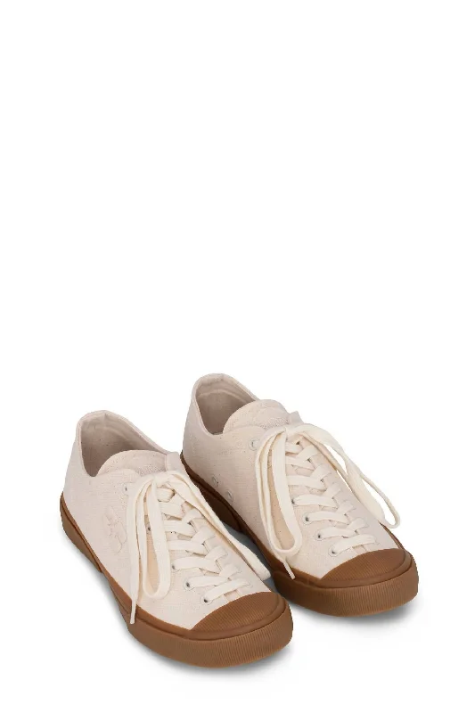 Women's Classic Low Sneakers In Egret